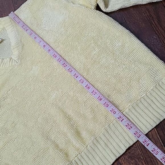 Vintage 80s Pale Pastel Yellow Fuzzy Chenille V-neck sweater Large - Picture 8 of 12
